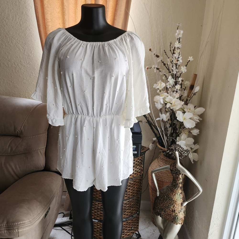 Luc-Ce Pearly white & beads romper size L NEW